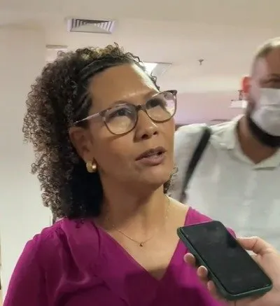 Geraldo Júnior vai anunciar Fabya Reis como pré-candidata a vice-prefeita de Salvador, diz rádio