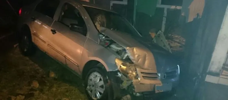VIOLÊNCIA: Homem rouba carro e acaba morto pela população em Simões Filho