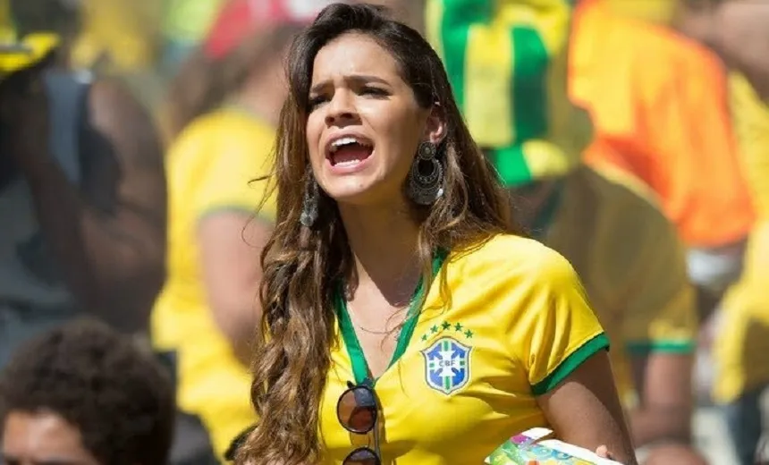 Bruna Marquezine desembarca em Sochi e se hospeda em hotel da seleção