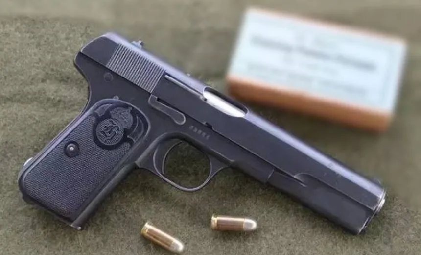 Adolescente de 17 anos é preso com pistola de fabricação Belga em Simões Filho