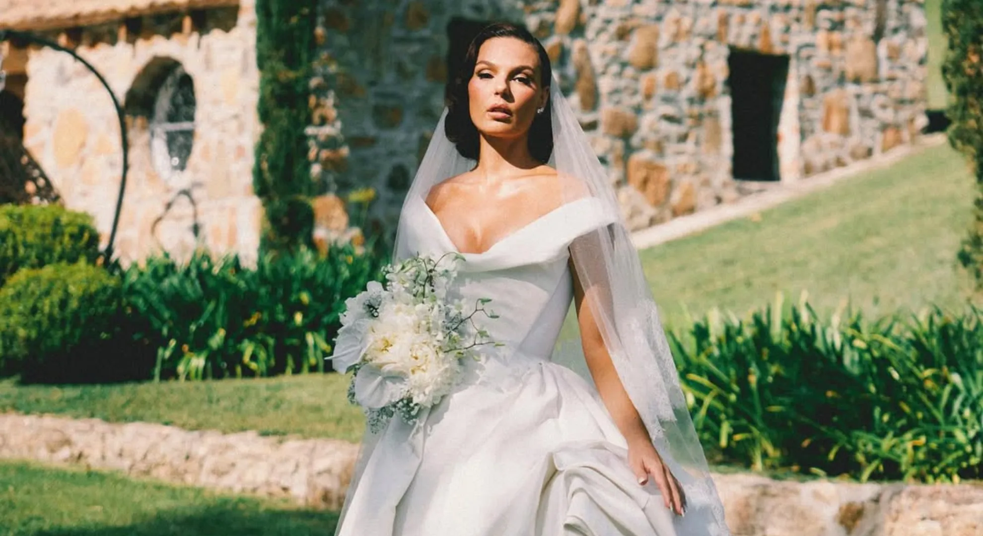 Casamento de Isis Valverde. Foto: Redes Sociais / @ivanerick e @pedrofonsecaph