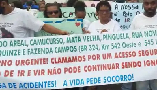 Moradores da região de Amélia Rodrigues fazem protesto e congestiona trânsito na BR-324