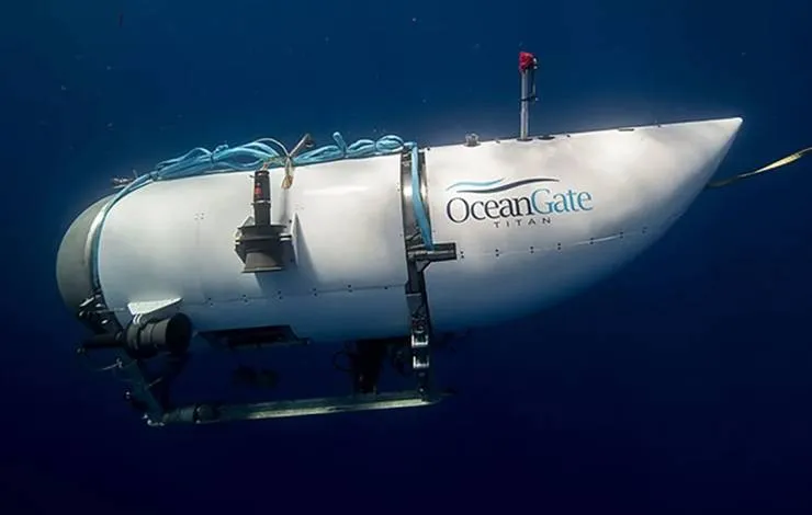 Guarda Costeira dos EUA encontra destroços perto do Titanic enquanto busca por submarino