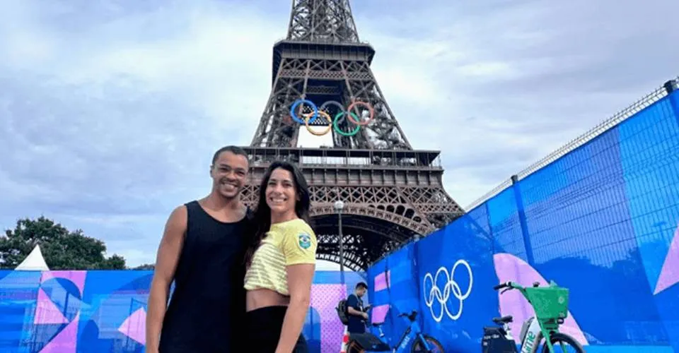 Nadadora brasileira é expulsa da delegação após deixar Vila Olímpica para passear com o namorado
