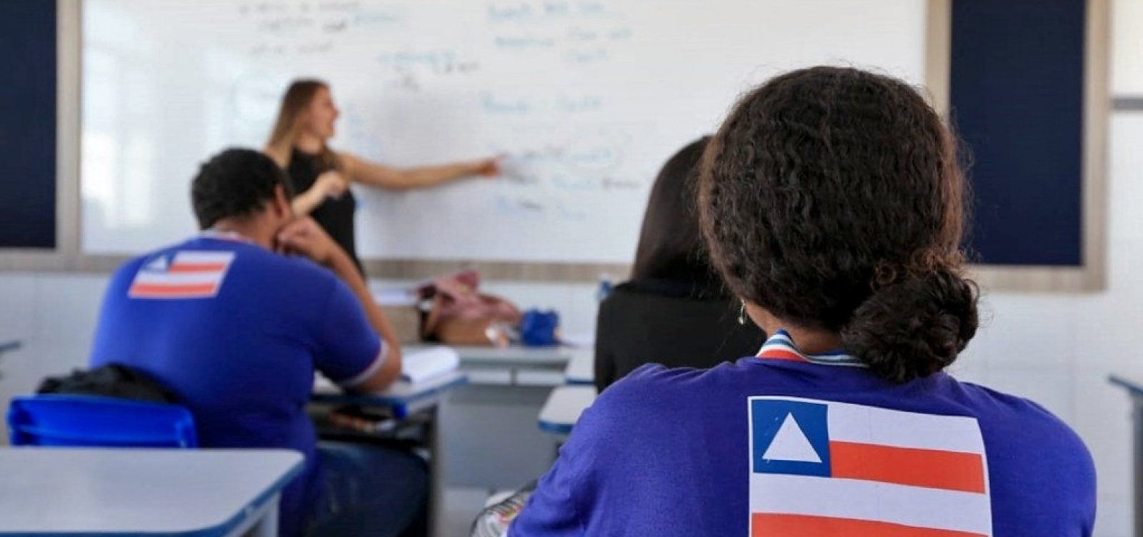 Bahia assina acordo do piso salarial para profissionais da educa&ccedil;&atilde;o. Foto: Paula Fr&oacute;es / GovBa