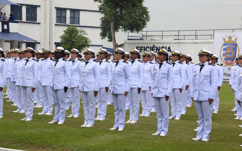 Al&eacute;m da remunera&ccedil;&atilde;o mensal, os alunos aprovados recebem forma&ccedil;&atilde;o militar completa, podendo seguir carreira na Marinha e alcan&ccedil;ar postos de oficial ap&oacute;s a conclus&atilde;o dos cursos/Foto: Divulga&ccedil;&atilde;o/Marinha do Brasil&nbsp;
