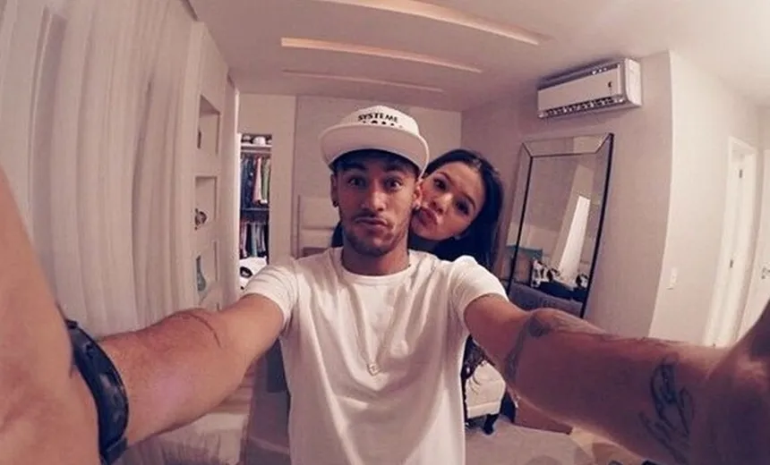 GRAVIDEZ À VISTA? “Acho que vou ser mãe cedo”, diz Bruna Marquezine durante entrevista