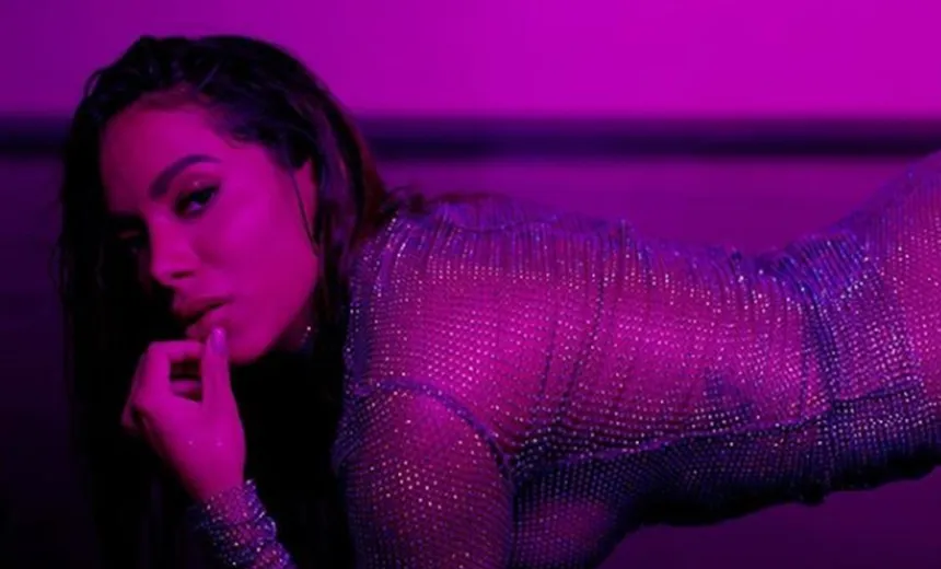Anitta revela que já fez sexo a três; ?é preciso estabelecer regras?