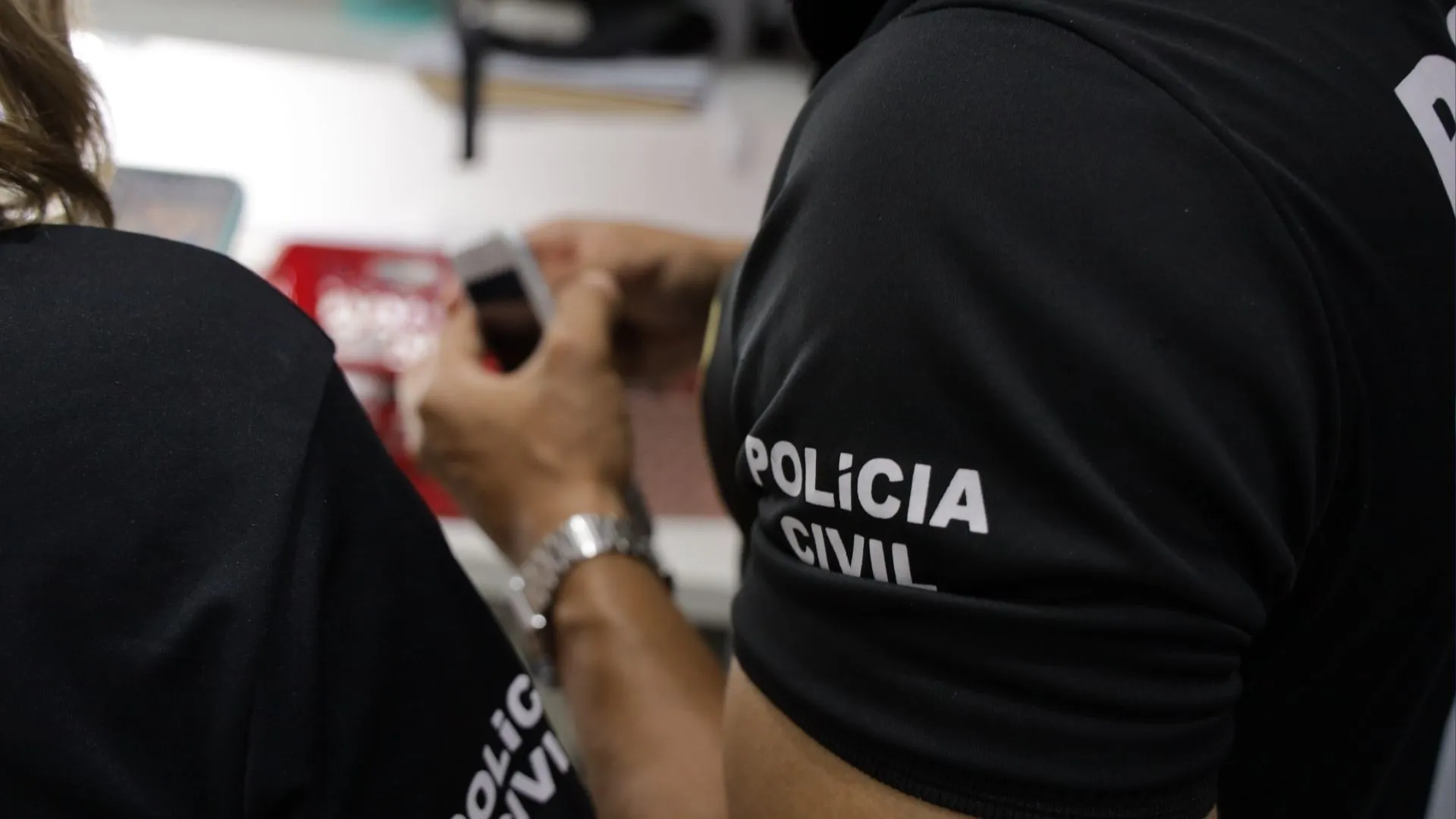 Dupla é presa suspeita de aplicar golpe do bilhete premiado em idosa