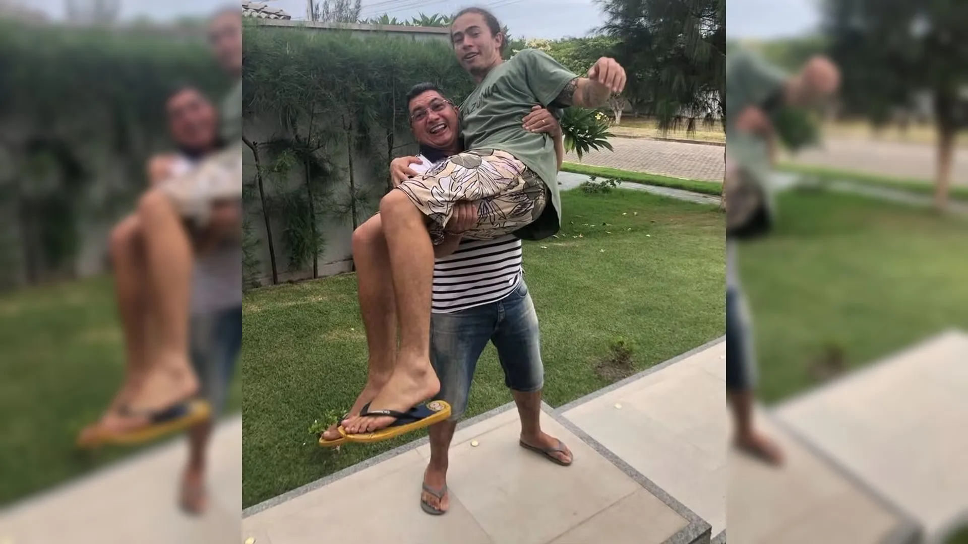 Whindersson Nunes carregado pelo pai