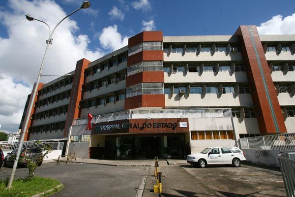 Vitima e suspeito seguem internados no HGE. Foto: Divulgação