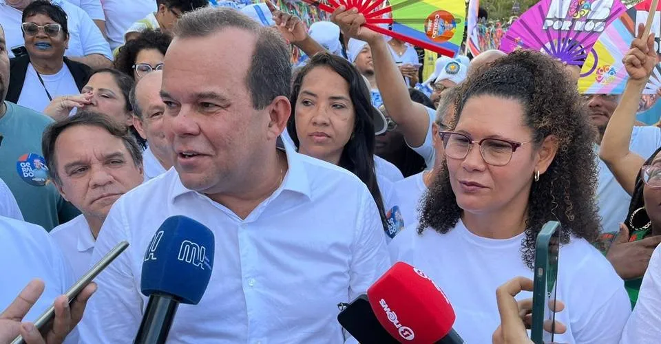 No primeiro ato da campanha, Geraldo Jr. associa Bruno Reis a Bolsonaro: ‘Saiu do muro’
