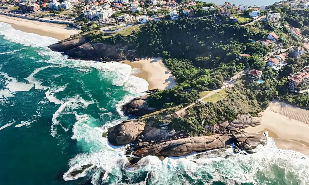 Mirante e trilha da Praia do Sossego, em Niteroi, serão batizados em homenagem a Juliana Marins. Foto: Sérgio Bonelli/Divulgação