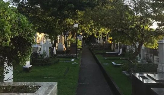 "Casa" dos mortos ingleses, terreno em área nobre de Salvador guarda lindo pôr do sol e você nem sabia; conheça 