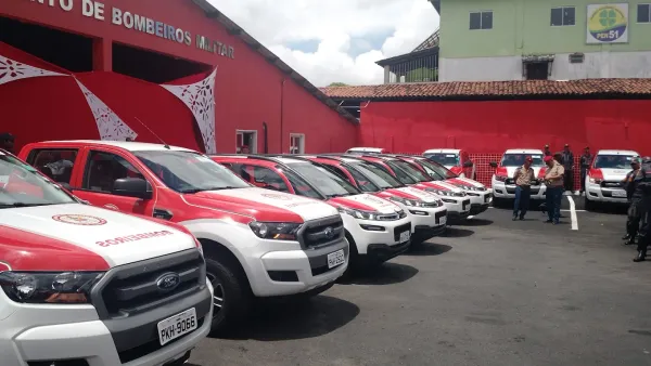 Em situações de afogamento ou desaparecimento no mar, o Corpo de Bombeiros pode ser acionado pelo número 193, e a Marinha do Brasil pelo 185/Foto: Divulgação / Corpo de Bombeiros de Camaçari – 10º GBM