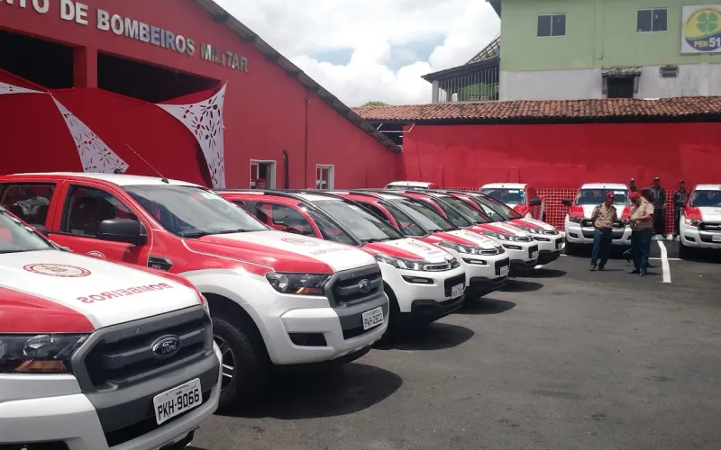 Em situa&ccedil;&otilde;es de afogamento ou desaparecimento no mar, o Corpo de Bombeiros pode ser acionado pelo n&uacute;mero 193, e a Marinha do Brasil pelo 185/Foto: Divulga&ccedil;&atilde;o / Corpo de Bombeiros de Cama&ccedil;ari &ndash; 10&ordm; GBM