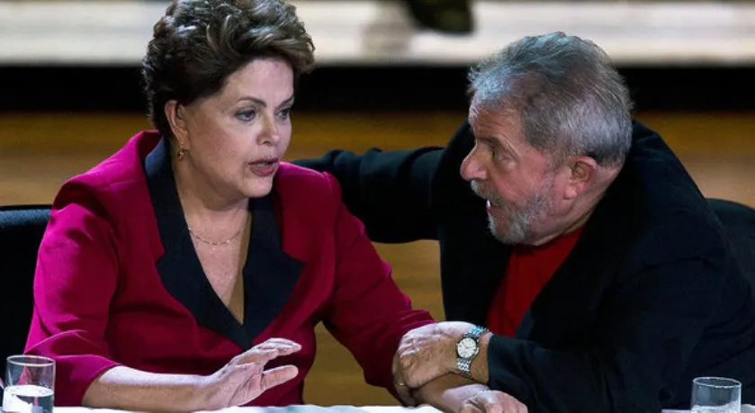 ‘TENSÃO’: Ao lado de Lula, Dilma acompanhou a votação no Alvorada