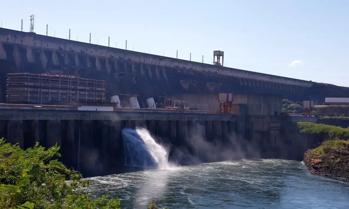 Contas de energia n&atilde;o sofrem cobran&ccedil;a extra pelo segundo m&ecirc;s | Foto: T&acirc;nia R&ecirc;go/Ag&ecirc;ncia Brasil
