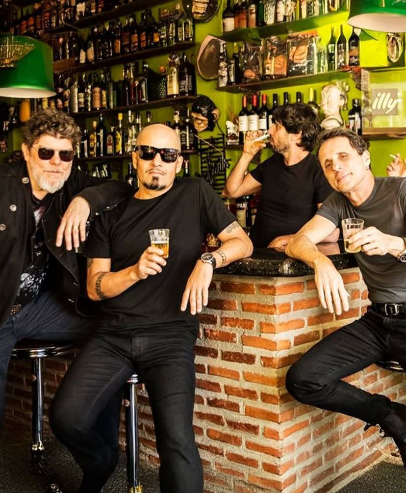 a banda Titãs confirmou o diagnóstico de Tony Bellotto e anunciou uma pausa temporária nas atividades da banda. 