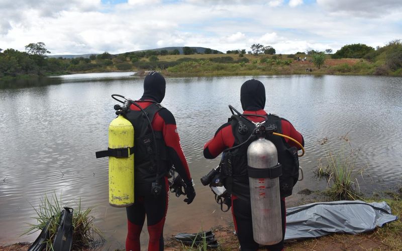 Tr&ecirc;s Pessoas Morrem E Uma Crian&ccedil;a Fica Ferida Ap&oacute;s Canoa Afundar Na Bahia