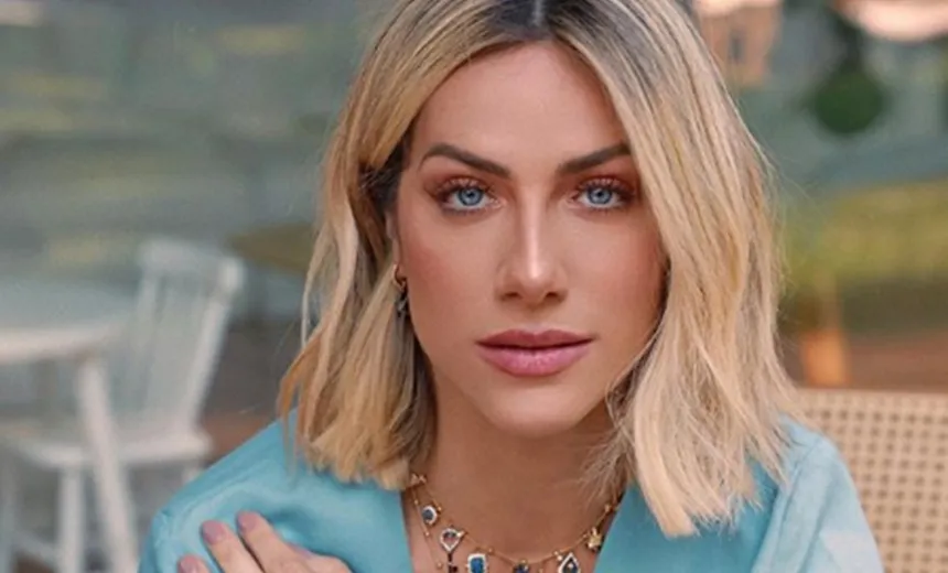  Giovanna Ewbank se emociona ao falar sobre adoção e dispara: "não sou estéril"