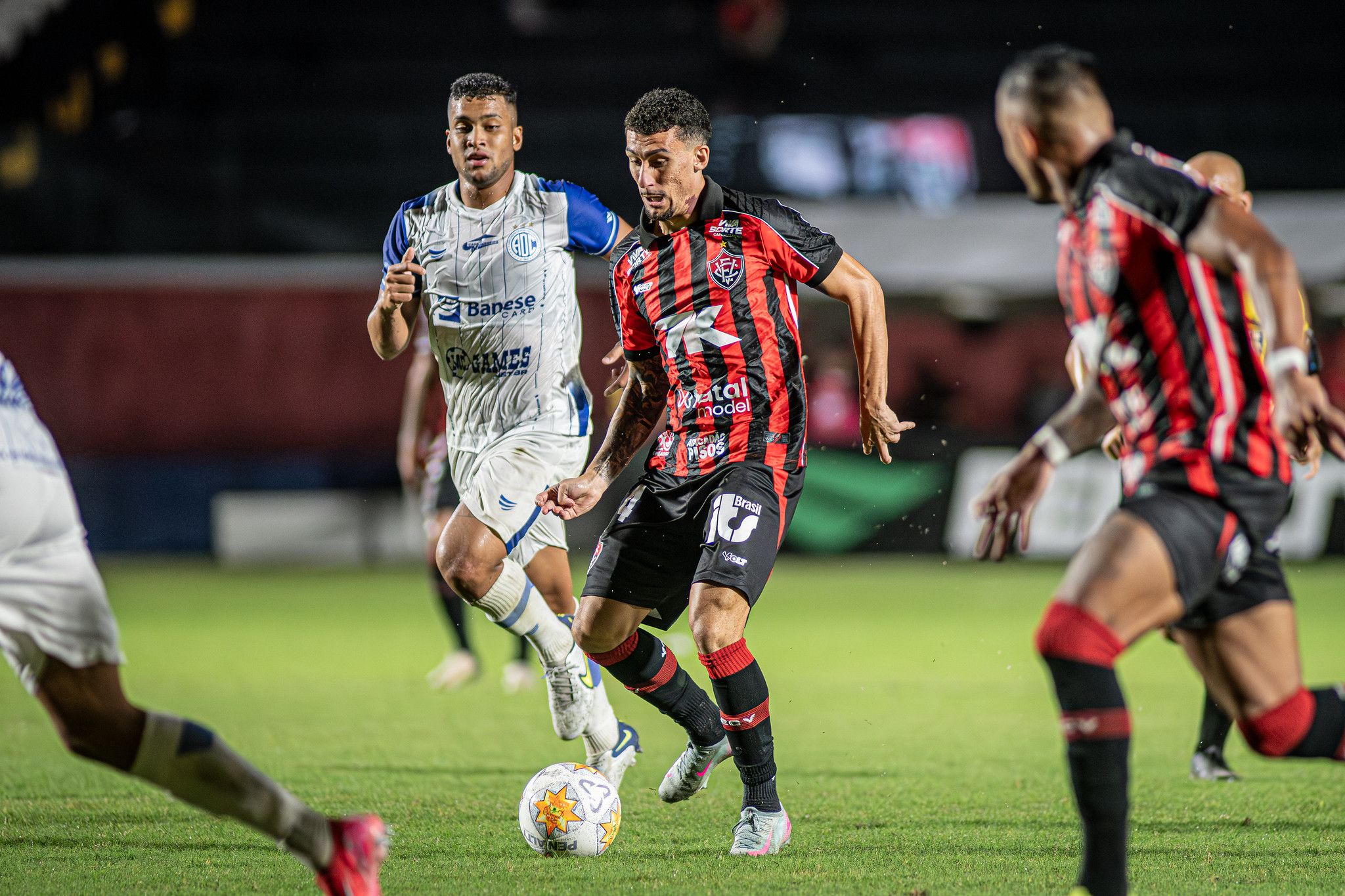 Vitória, de Carpini, foi eliminado pelo Confiança na Copa do Nordeste | Foto: Victor Ferreira/EC Vitória