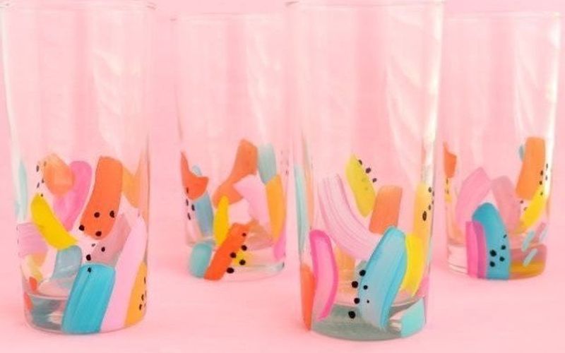 A experi&ecirc;ncia re&uacute;ne oficina de pintura de vasos e brunch em um ambiente acolhedor, ideal para fortalecer v&iacute;nculos entre m&atilde;es e filhas/Foto: Divulga&ccedil;&atilde;o