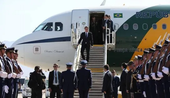 Prestes a acabar o mandato, Bolsonaro embarca no avião presidencial para os EUA