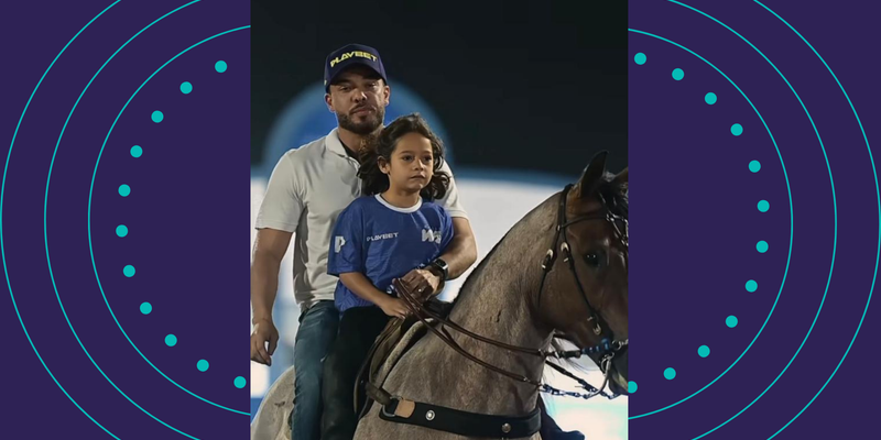 O cantor costuma publicar registros de passeios e atividades com o filho, como cavalgadas em seu haras/Foto: Redes Sociais