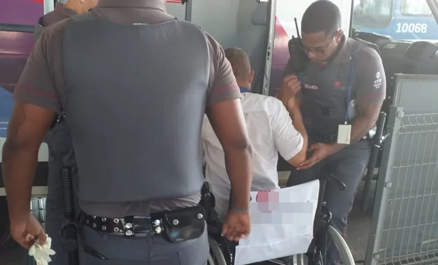 Motorista de ônibus é agredido durante discussão com passageiro, na Av. Mãe Stella de Oxóssi