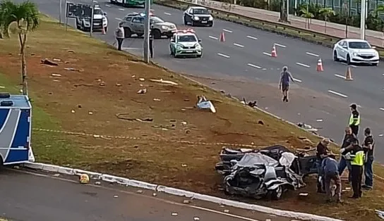 Três jovens morrem após capotamento de veículo na Avenida Paralela em Salvador 