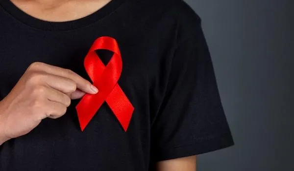 Casos de Aids diminuem no Brasil; taxa de mortalidade da doença também caiu