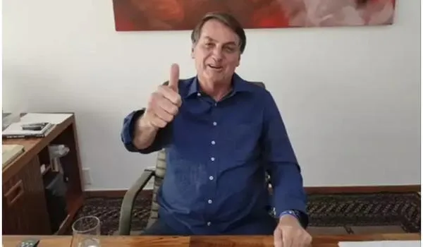 Bolsonaro monitora efeitos da hidroxicloroquina no coração duas vezes ao dia, diz jornal