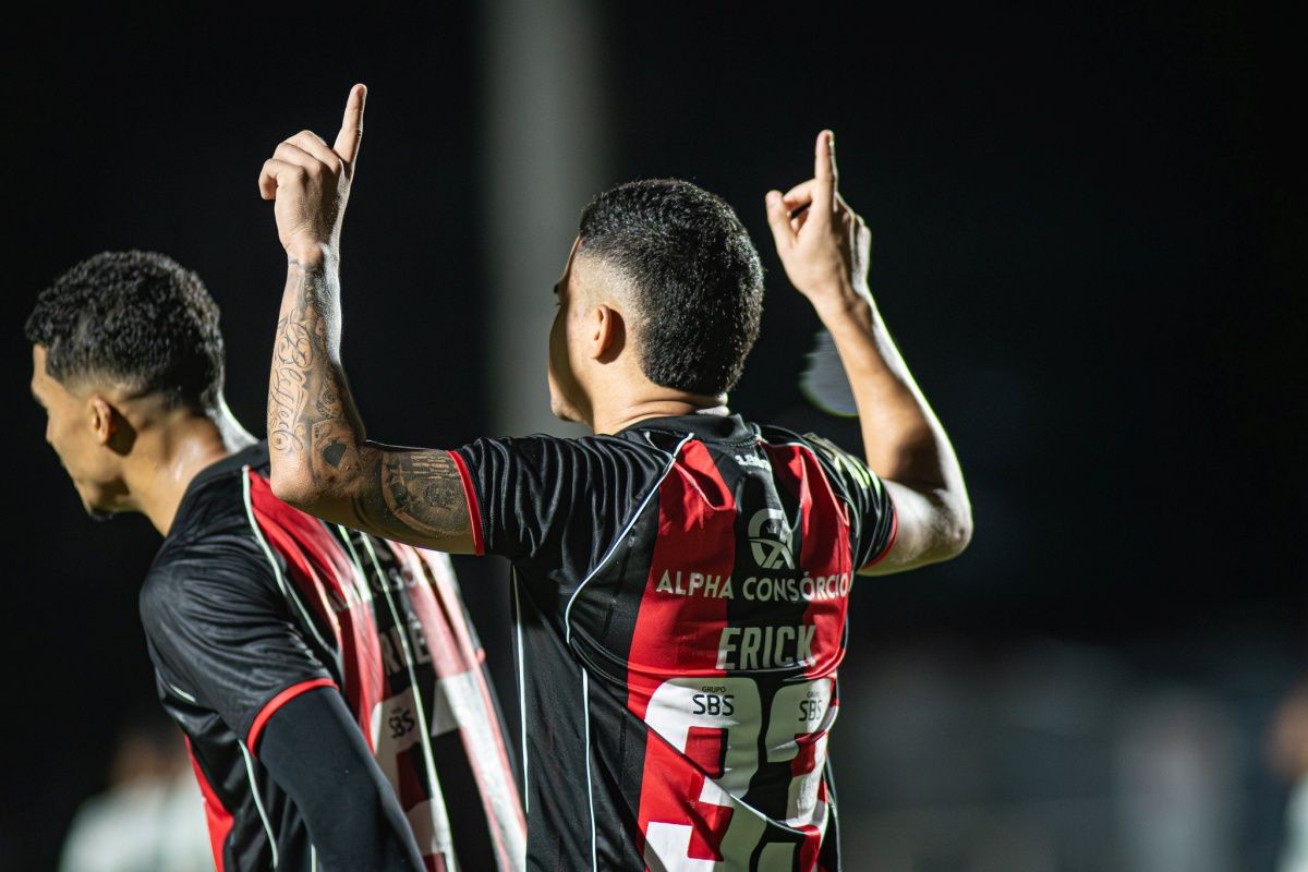 Com Barrad&atilde;o lotado, Vit&oacute;ria vence Flamengo e avan&ccedil;a na Copa do Brasil. Foto: Victor Ferreira/EC Vit&oacute;ria
