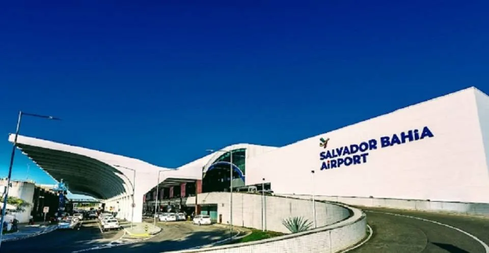 Voo com atraso em saída superior a 4 horas deixa passageiros revoltados em Salvador