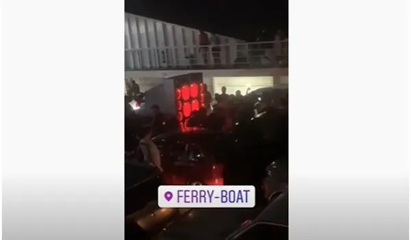 Embarcação do sistema Ferryboat vira palco para festa de Réveillon; veja vídeos