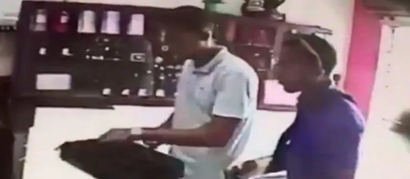 ‘NA CARA DURA’: Dois homens invadem joalheria e roubam acessórios de ouro e prata