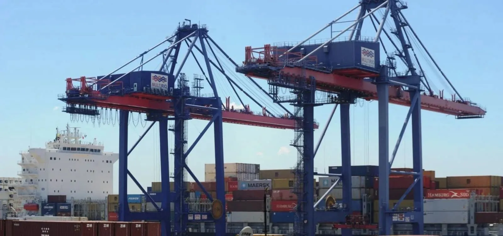 Logomarcas do Governo da Bahia e da FIEB ilustram matéria sobre a reação das instituições ao novo tarifaço dos Estados Unidos contra produtos brasileiros 