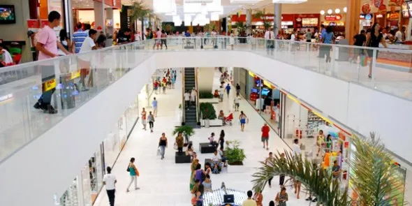 Shopping oferece estacionamento gratuito no período do almoço