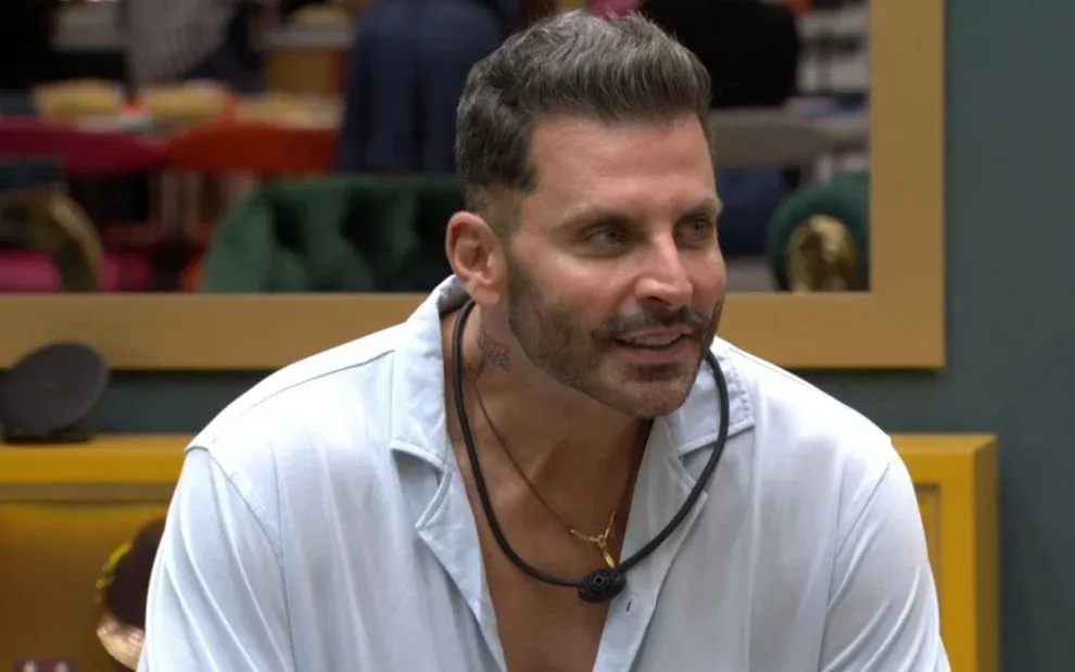 Paixão de Cristo: Henri Castelli deixa espetáculo após fogo no figurino