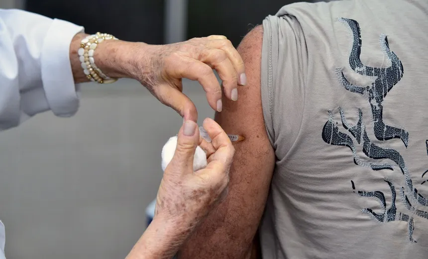 Salvador alcança cobertura vacinal contra gripe