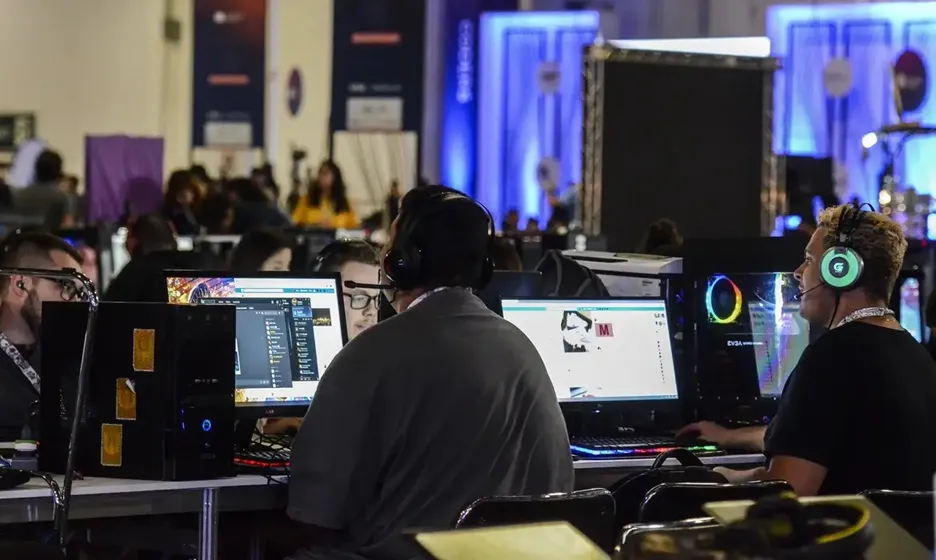 Ministério abre 10 mil vagas gratuitas para formação de programadores