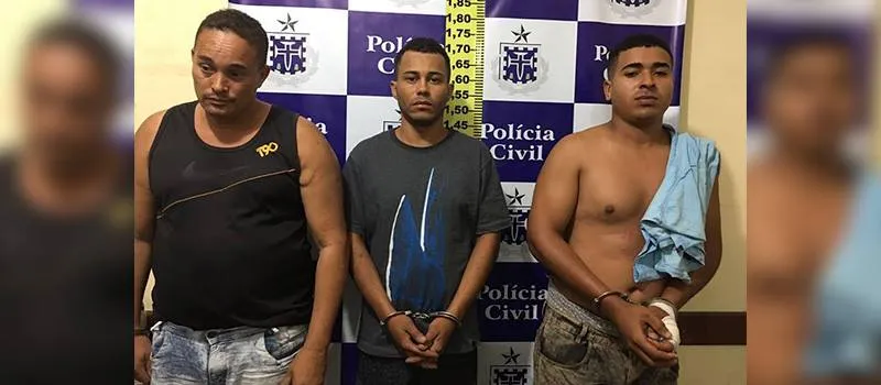 CAÍRAM: Trio é preso adulterando moto em Feira de Santana