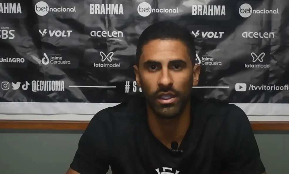Artilheiro do Vitória, Tréllez segue premiando assistência de companheiros: "Quientinho"