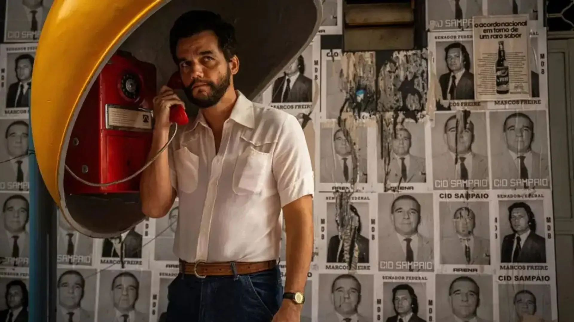 Wagner Moura no filme O Agente Secreto
