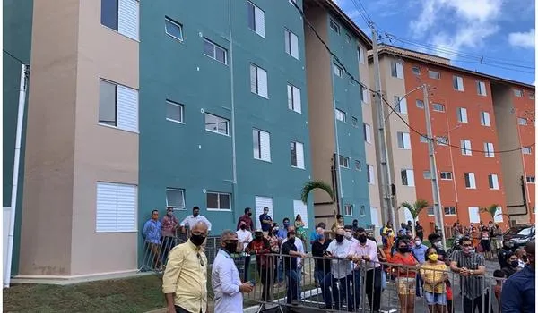 Prefeitura entrega moradias no Barro Branco cinco anos após tragédia que deixou 11 mortos