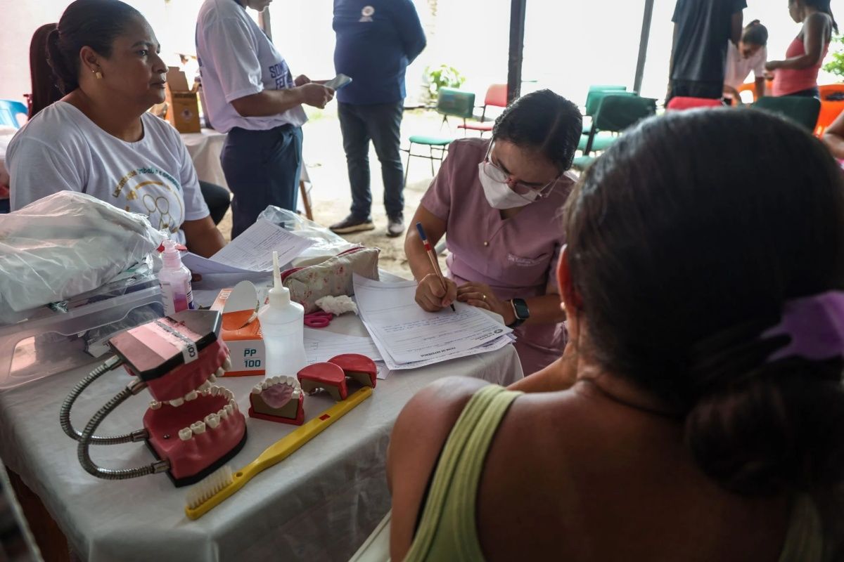  O Multicentro Liberdade realiza vacina&ccedil;&atilde;o e testagem contra hepatites virais em Salvador nesta sexta-feira (24), em alus&atilde;o ao Julho Amarelo. Foto: Bruno Concha/Secom PMS