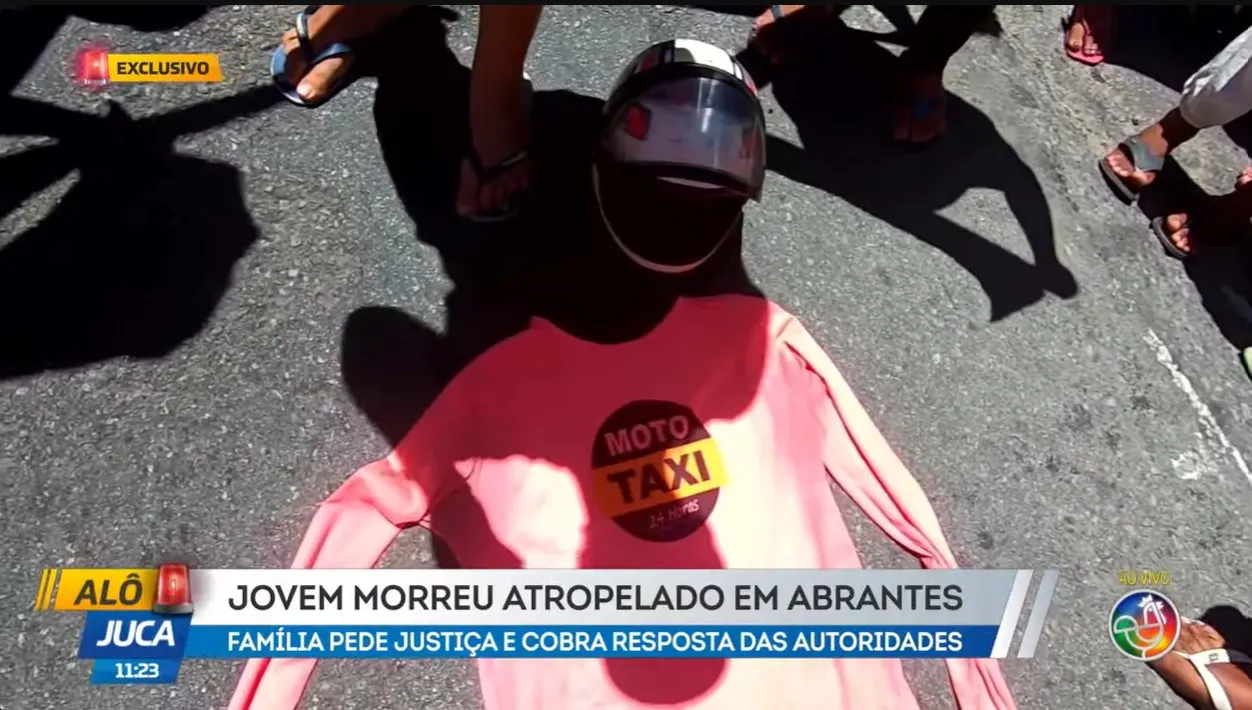 Motociclista morre em acidente na BA-099; família contesta versão e faz protesto