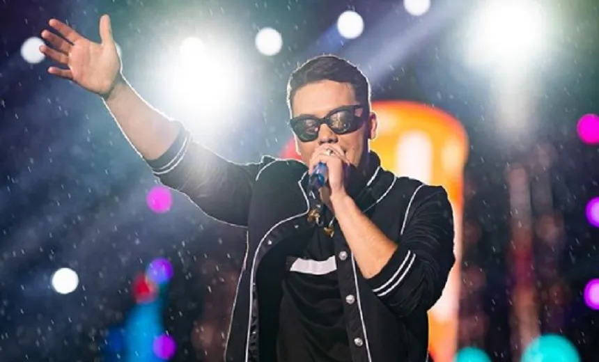 Wesley Safadão confirma participação no "Baile da Santinha" e em pré-Réveillon de Salvador