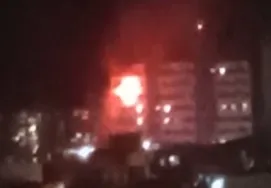 Incêndio atinge prédio residencial no bairro de Brotas, em Salvador